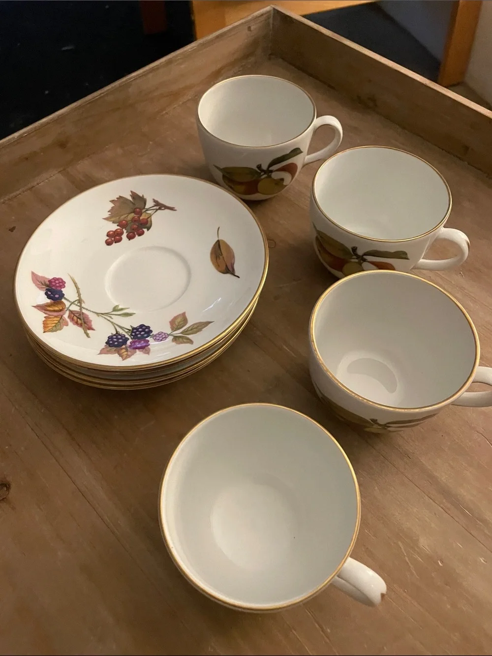 Royal Worcester Evesham White Fruit Motif Tea Cup and Saucer Set Gold Trim (4)